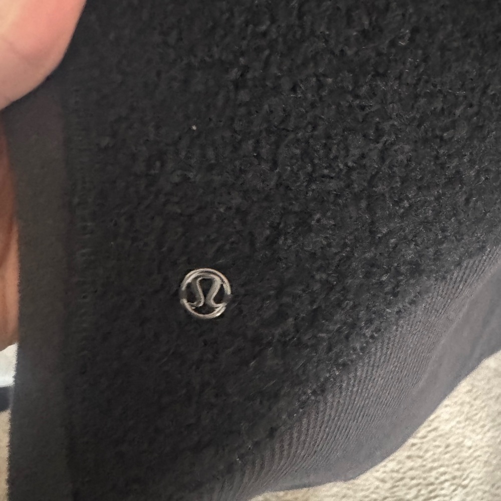 Lululemon Women's Black Stand Out Sherpa Jacket Full Zip Size: 8 - Picture 12 of 16
